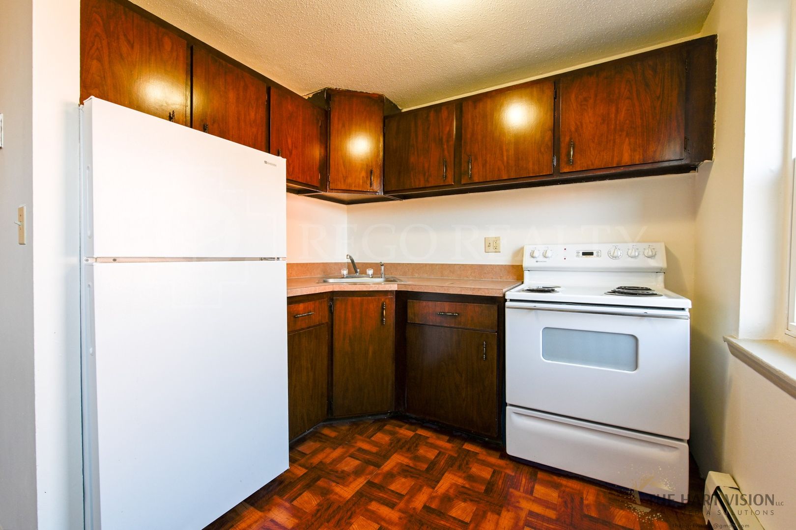Hartford Apartment: 322 Hudson St