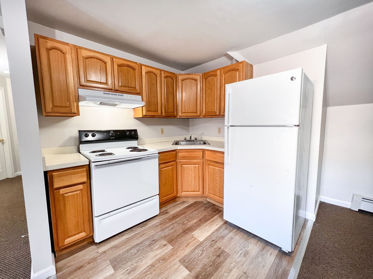 Hartford Apartment: 207 Wethersfield Ave