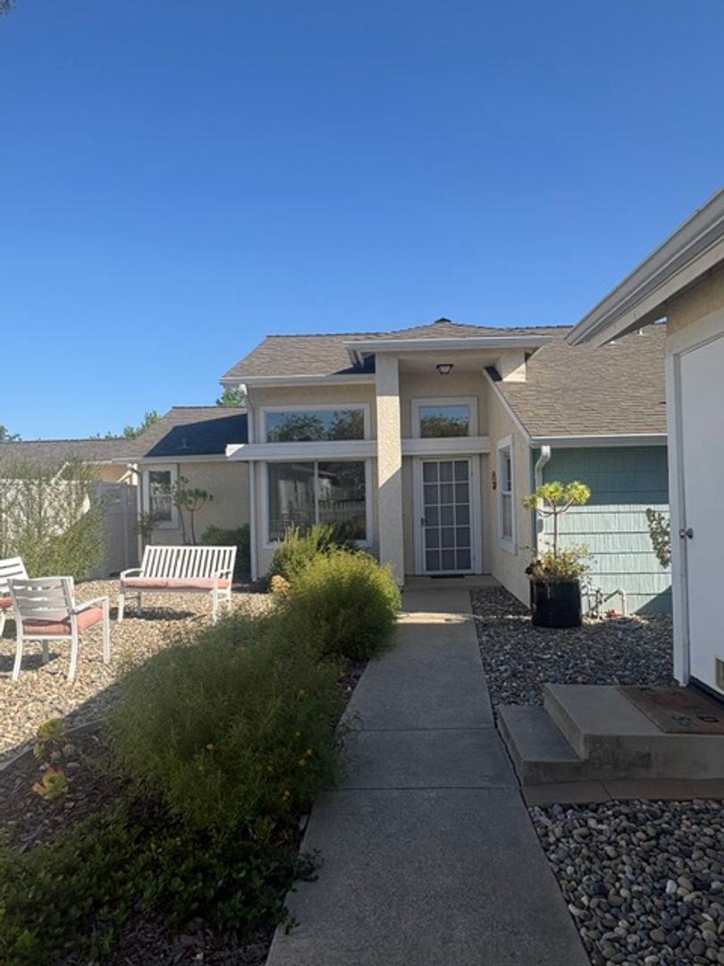 San Luis Obispo House: 981 Bluebell Way