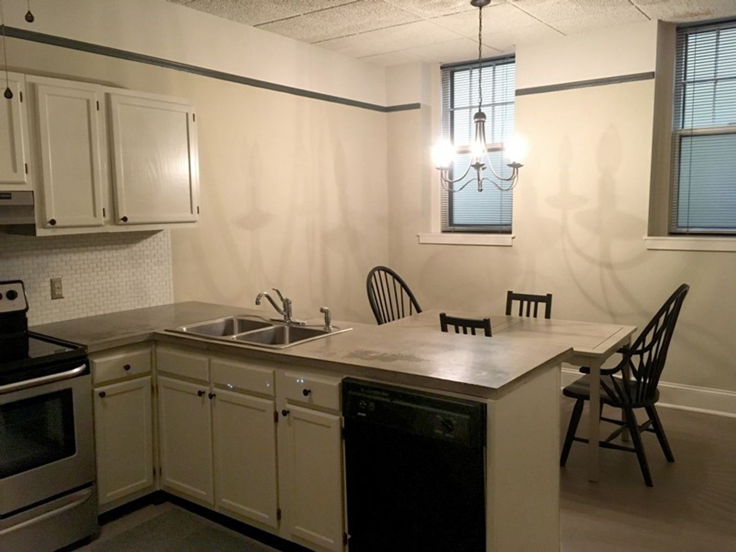 Greensboro Apartment: 254 Summit Ave