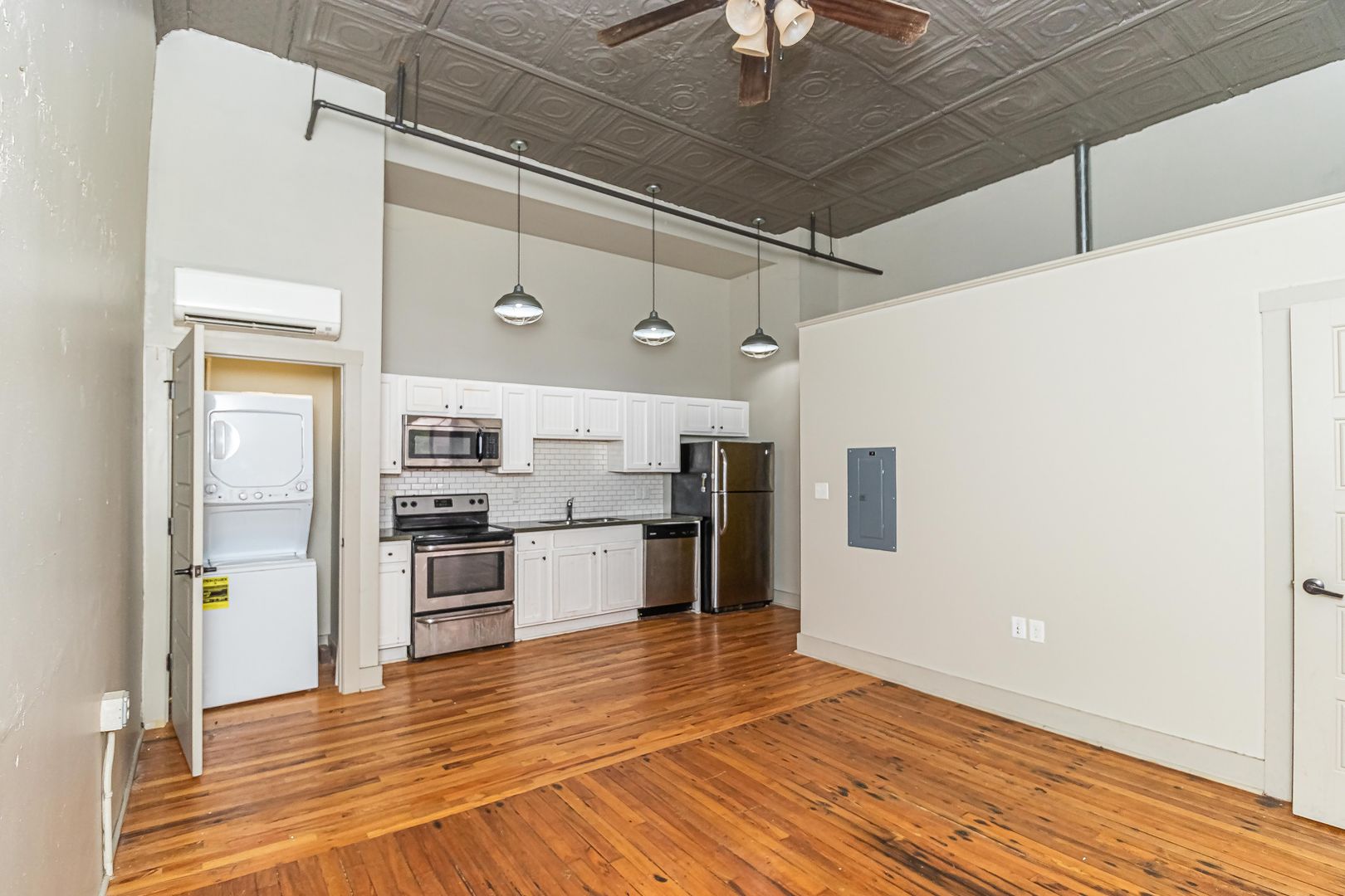 Wilson Apartment: 215 Nash Street