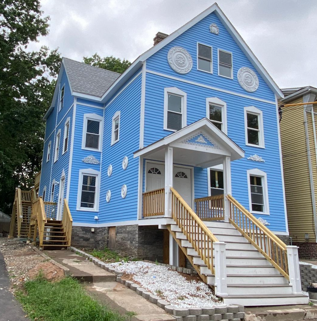 New Haven Apartment: 154 Hallock Ave