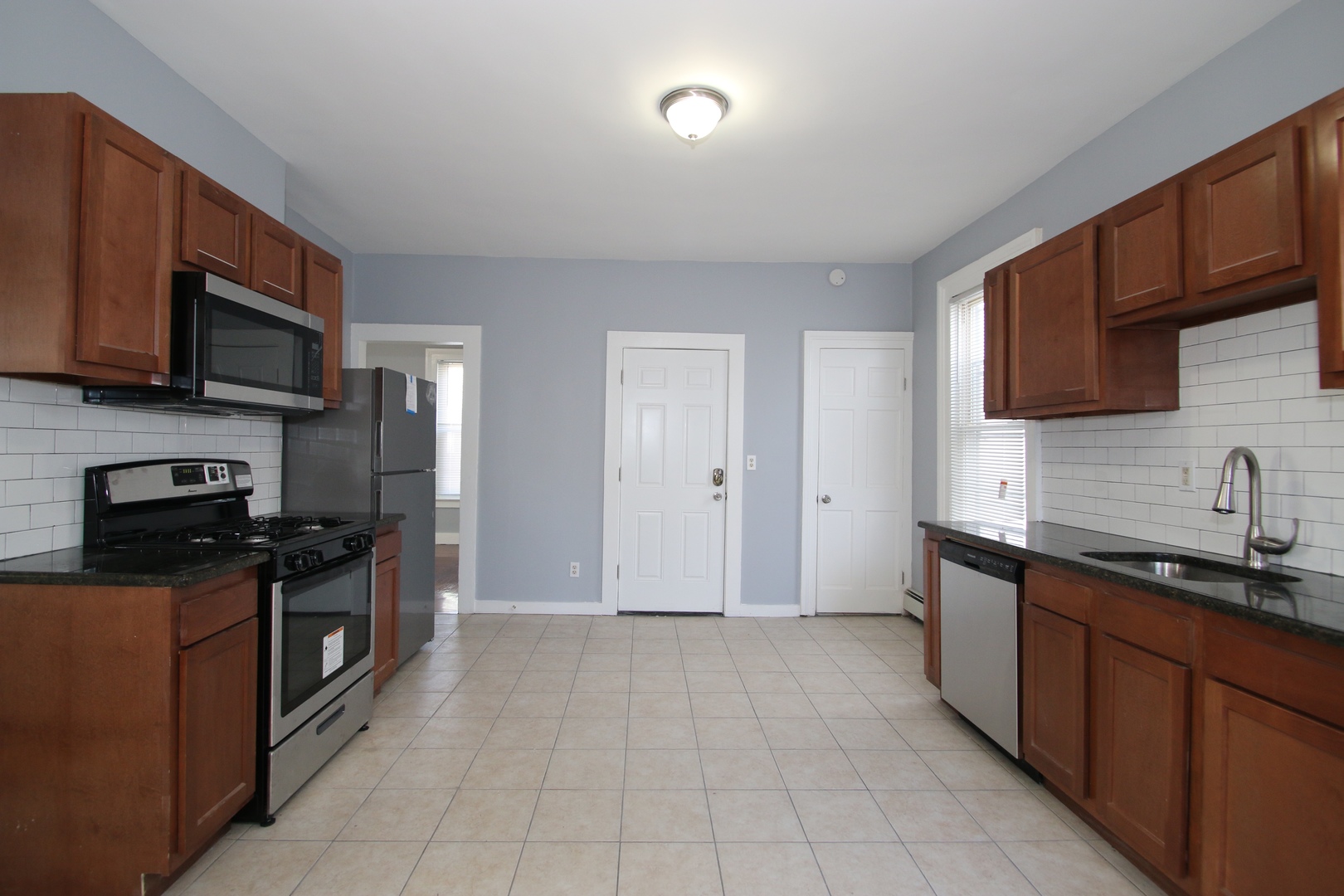 New Haven Apartment: 273 Lloyd