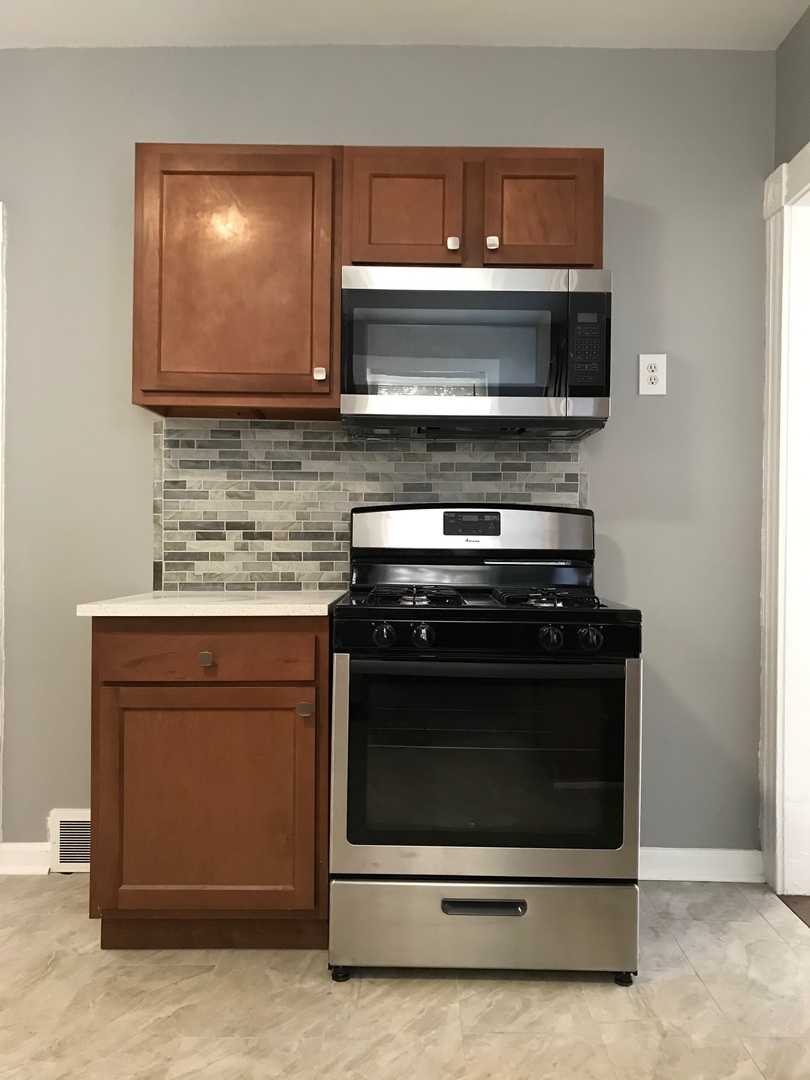 New Haven Apartment: 353 Poplar