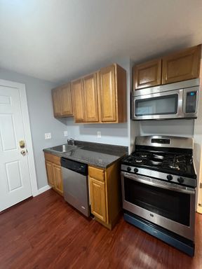 Yale Shuttle! Two Bedroom! No Deposit
