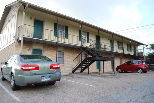 Large 1 BR - Convenient to Shopping and Fort Hood! WATER AND TRASH INCLUDED! – photo 1