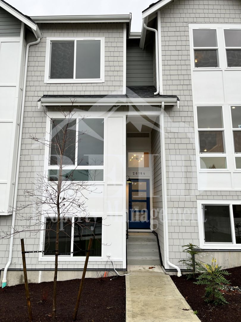 Kingston Townhome: 26184 Dungeness Avenue NE
