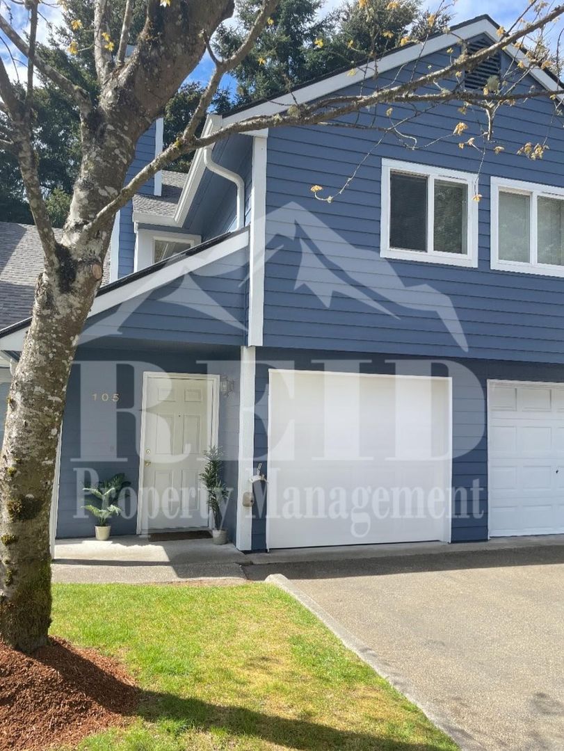 Silverdale Townhome: 12949 Granite Lane #105