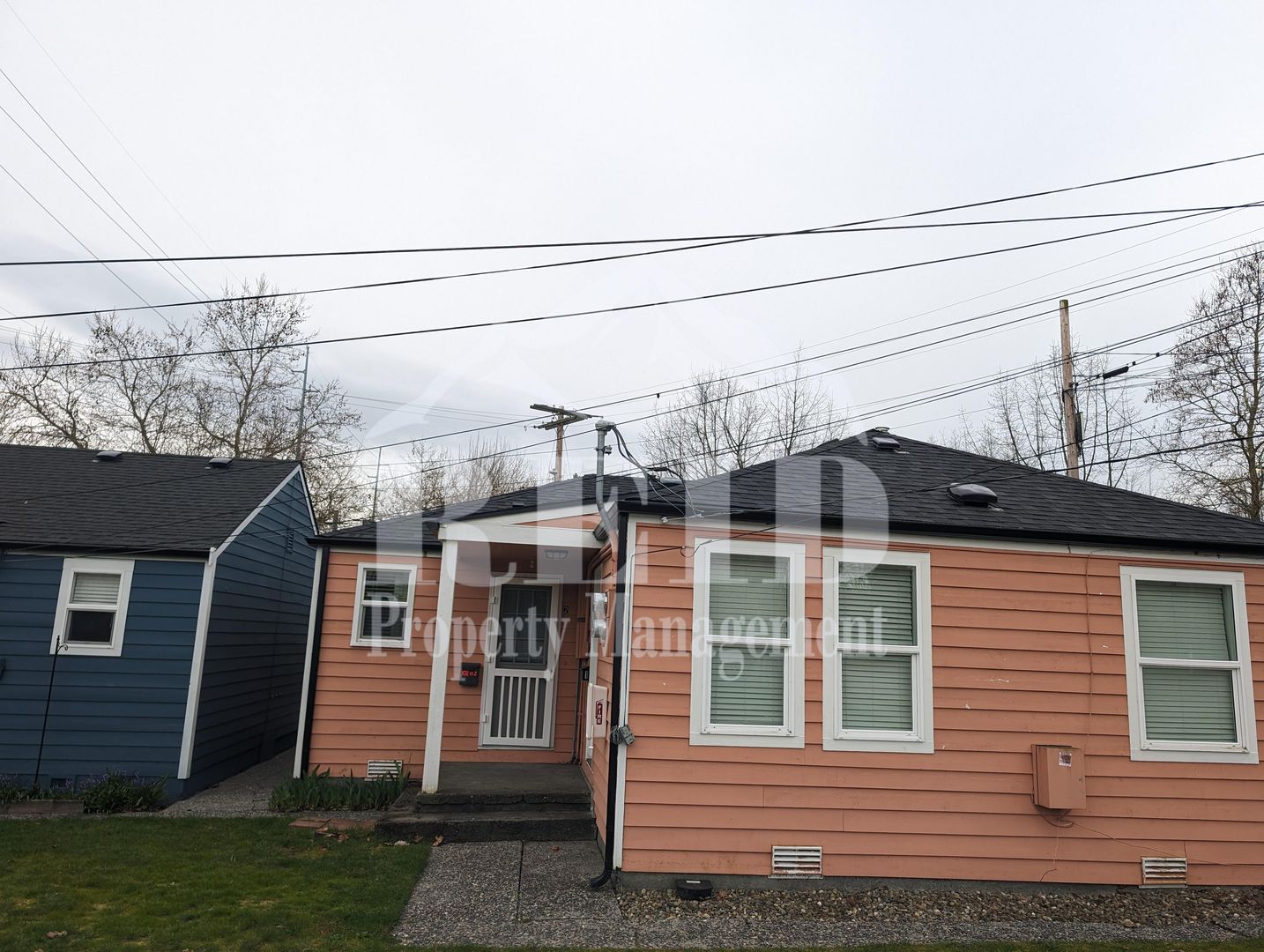 Bremerton Apartment: 102 N. Montgomery Ave #1-7