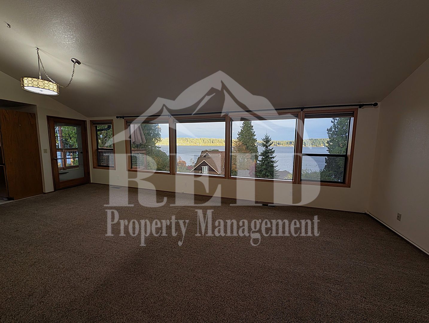 Bremerton Apartment: 8876 Utah St NE