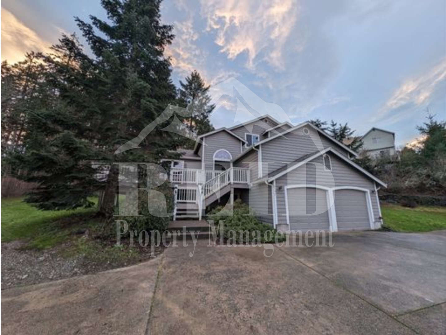 Bremerton House: 6157 Oceanside PL NE
