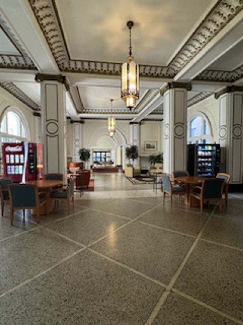 Minneapolis Apartment: 230 Oak Grove Street