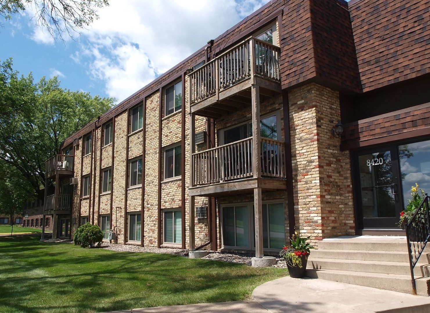 New Hope Apartment: 8420 North 42nd Avenue