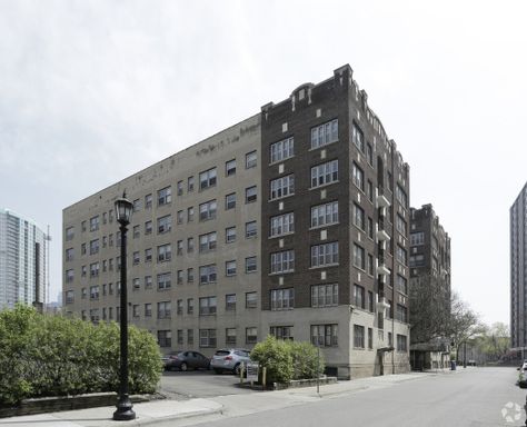 Top floor Studio in beautiful Loring Park - Great views overlooking Loring Park & The Basilica – photo 1