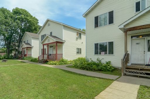 Renovated 5 Bedroom Apartment – photo 1