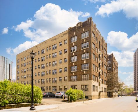 Efficiency apartment on 5th floor with great views - 1 month free with 12 month lease – photo 1