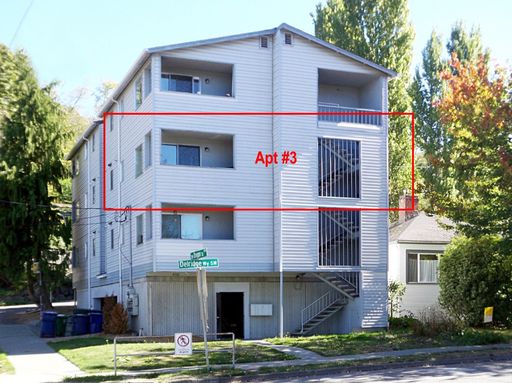 Location, Affordable, Secure, Parking Included – photo 1