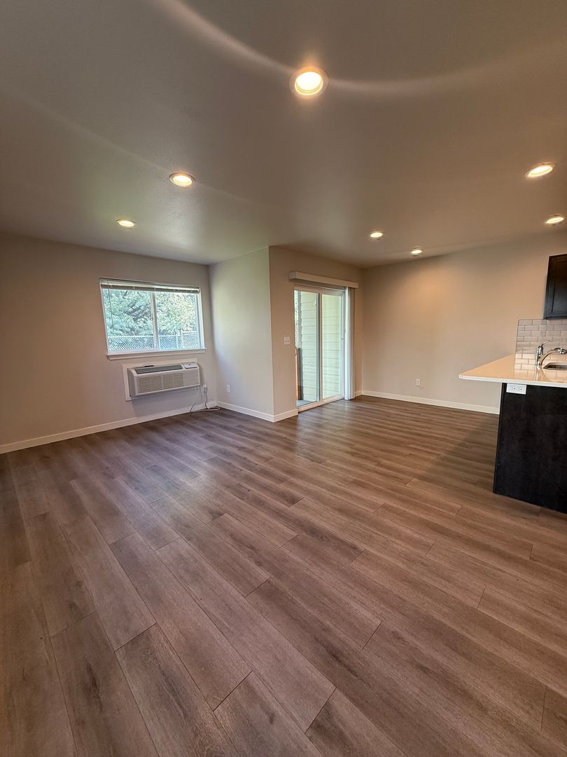 Charming 3 Bedroom Townhome 5 of 12