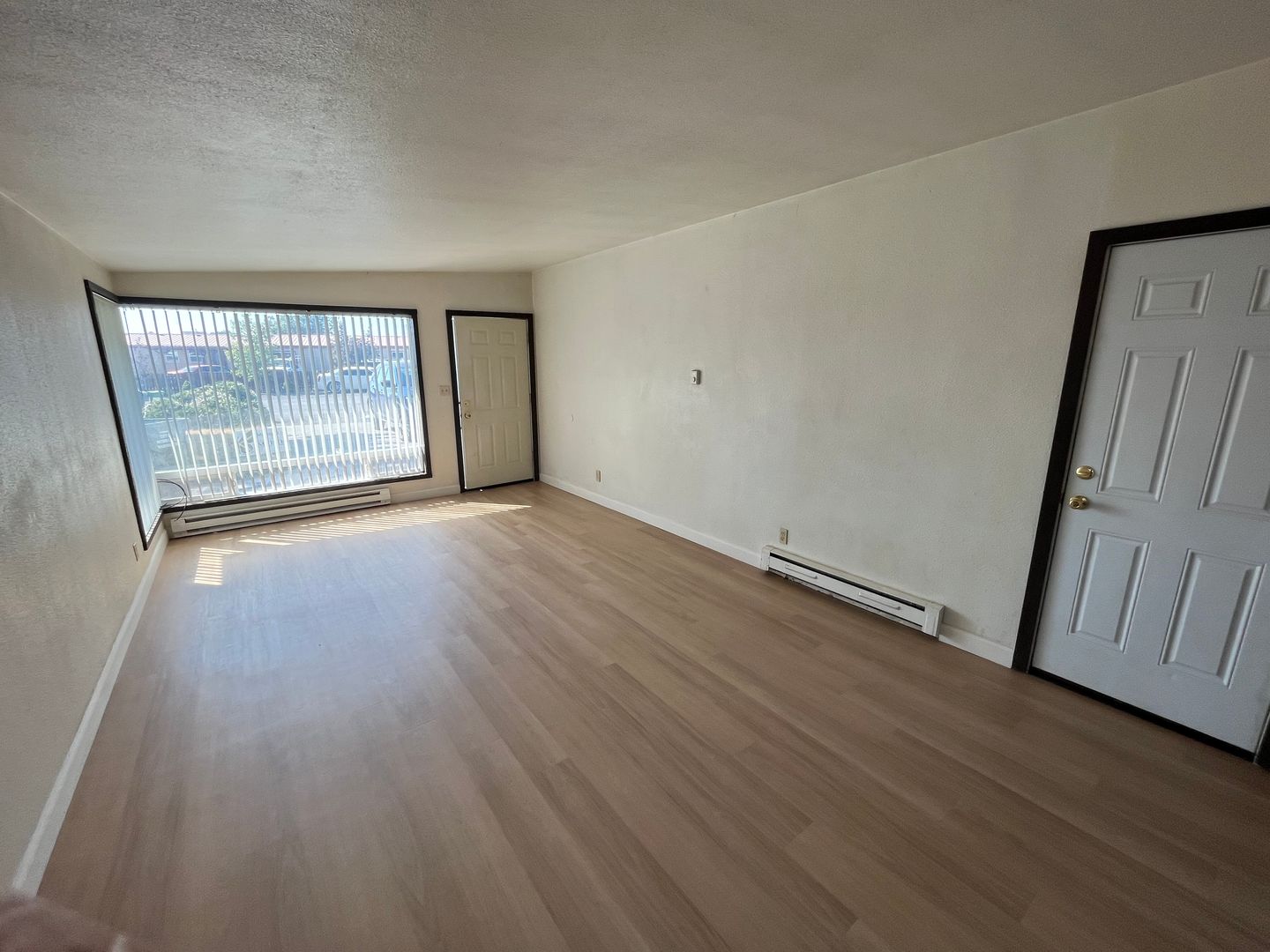 2 Bedroom Duplex Apartment Available Now! $300 move in credit Available! 8 of 12