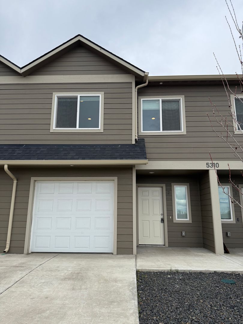 Yakima Townhome: 5300 Smitten St