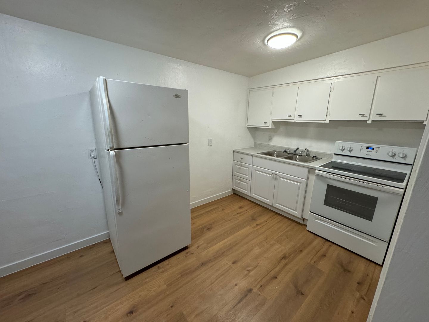 Moses Lake Apartment: 1065 W Marina Drive