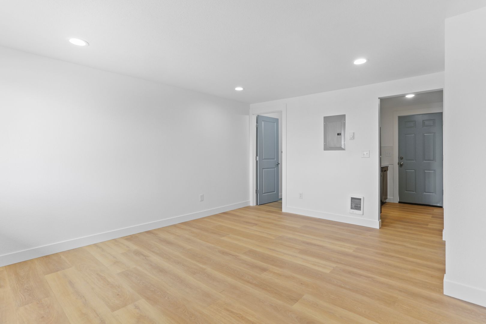 Newly Renovated Studio Available Now! Move In Special Offering 1st Month Move in Credit! 9 of 9