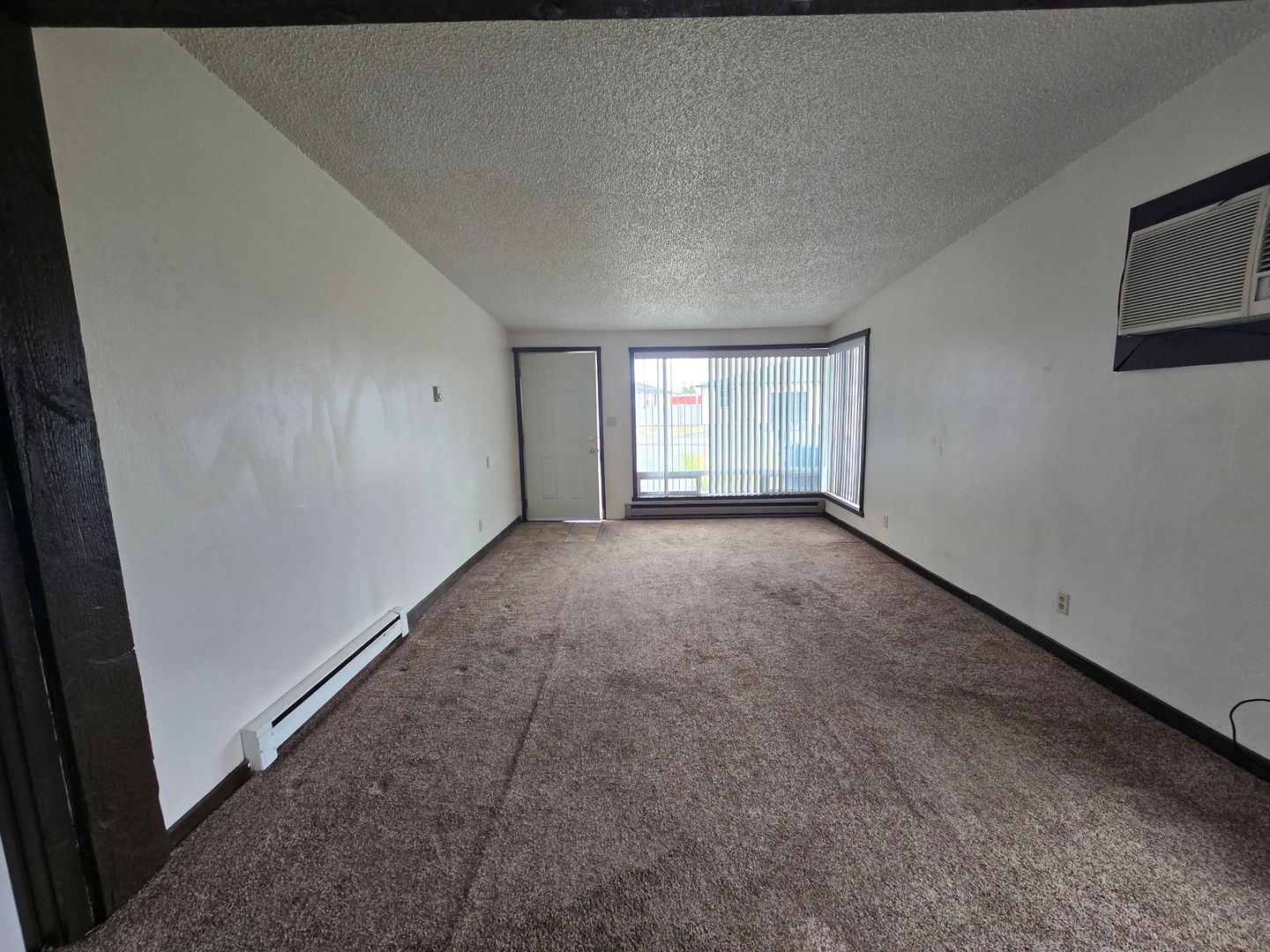 2 Bedroom Duplex Apartment - $300 move in credit Available! 7 of 12