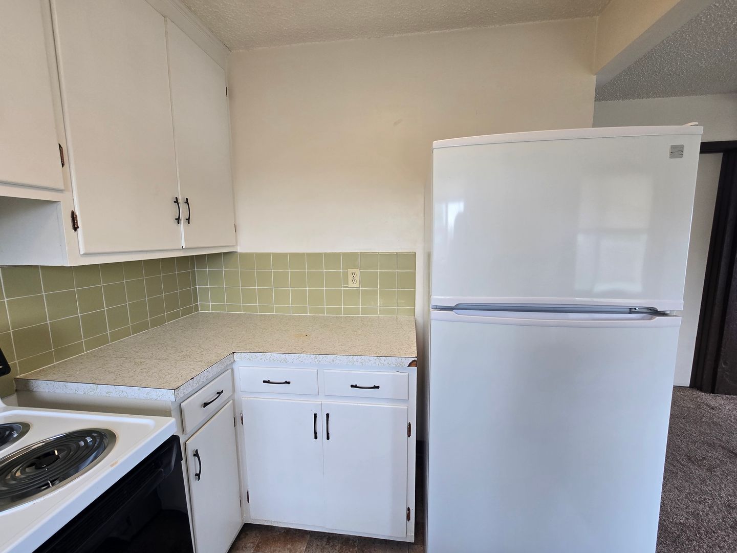 2 Bedroom Duplex Apartment - $300 move in credit Available! 10 of 12