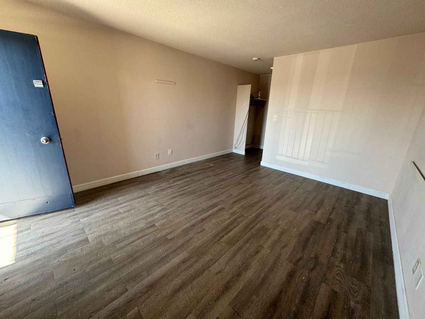 Moses Lake Apartment: 905 W Broadway Ave
