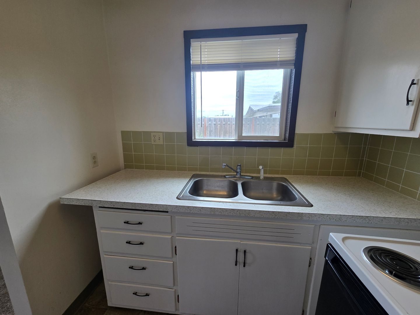 2 Bedroom Duplex Apartment - $300 move in credit Available! 11 of 12