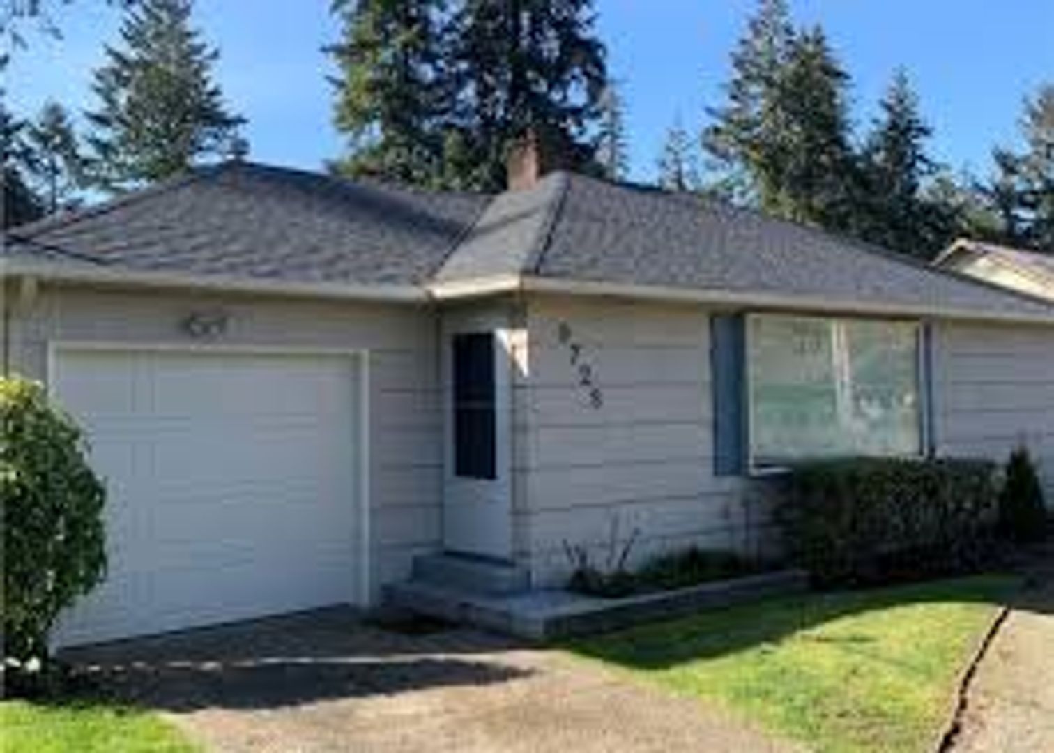 Lakewood House: 9728 Lake Steilacoom Dr. SW