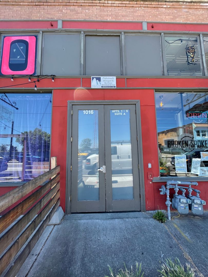 Tacoma Apartment: 1014-1016 Martin Luther King Jr. Way