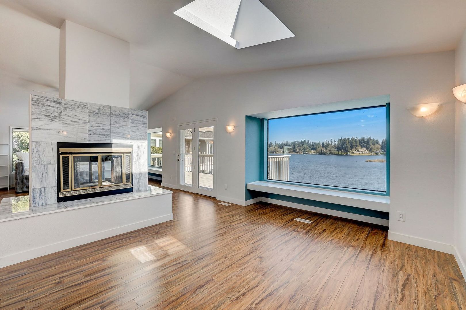 Lakewood Apartment: 9721 Lake Steilacoom Dr SW