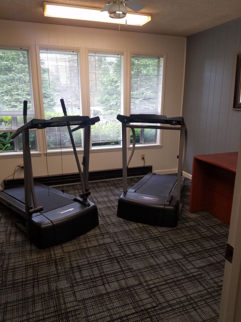 University Place Apartment: 2602-2618 Cascade Pl W
