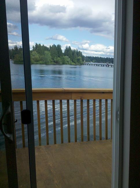 Lakewood Apartment: 9723 Lake Steilacoom Dr SW