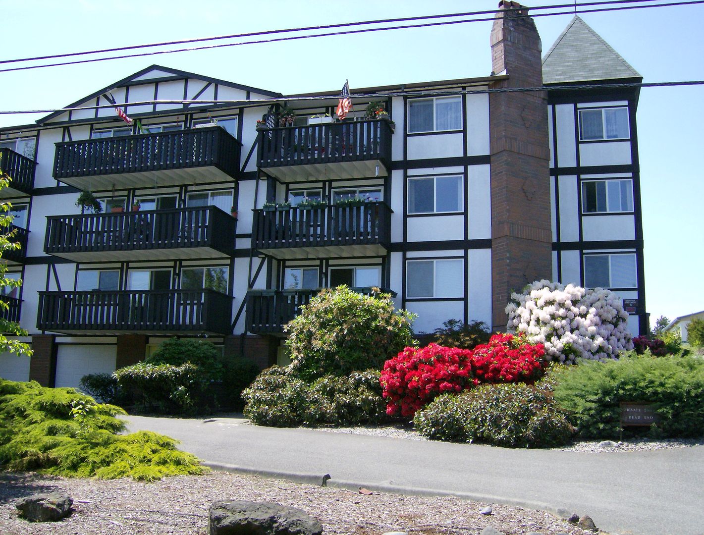 University Place Apartment: 2602-2618 Cascade Pl W