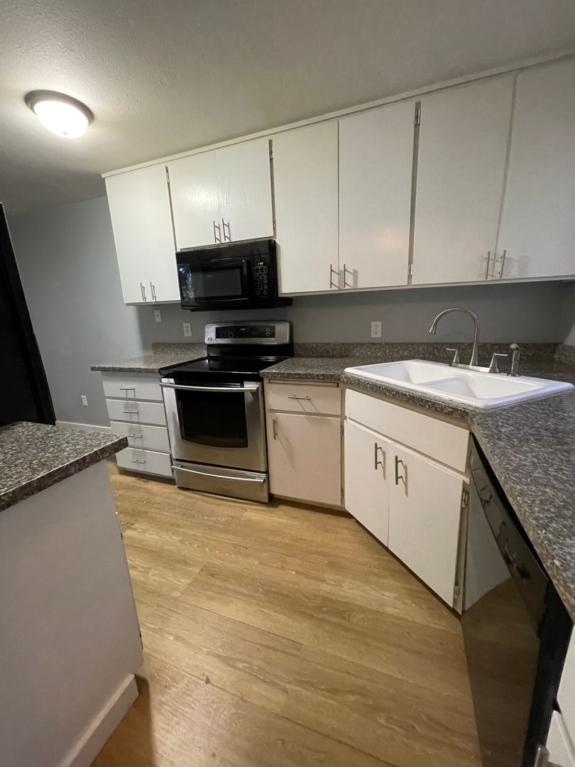 Tacoma Apartment: 3729 S. Orchard