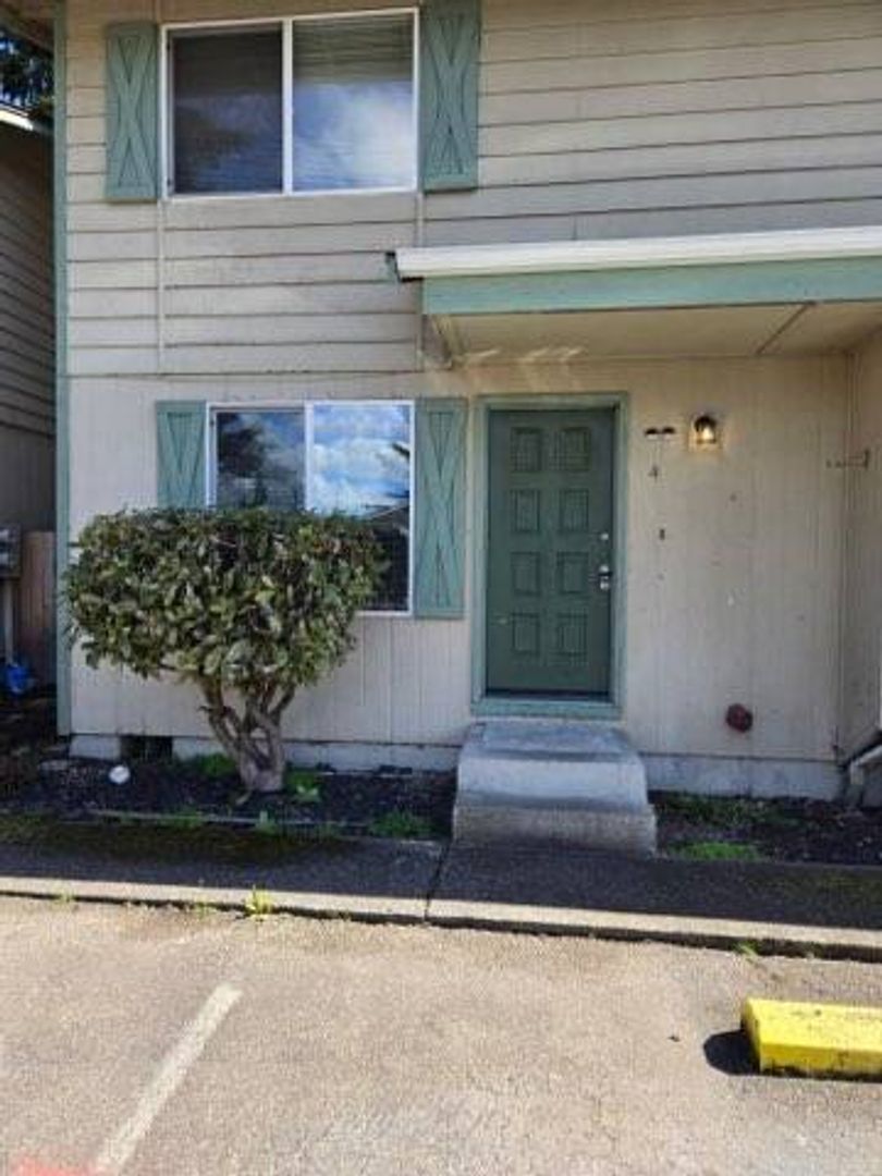 Puyallup Apartment: Rivercrest Townhomes