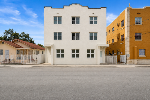 1051 NW 2nd St. - Unit 08 – photo 1