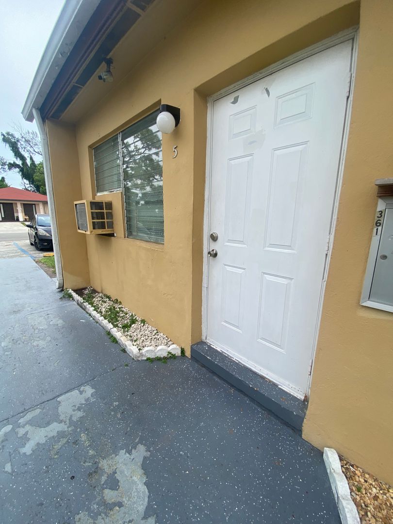 Opa Locka Apartment: 361 Sharar Ave