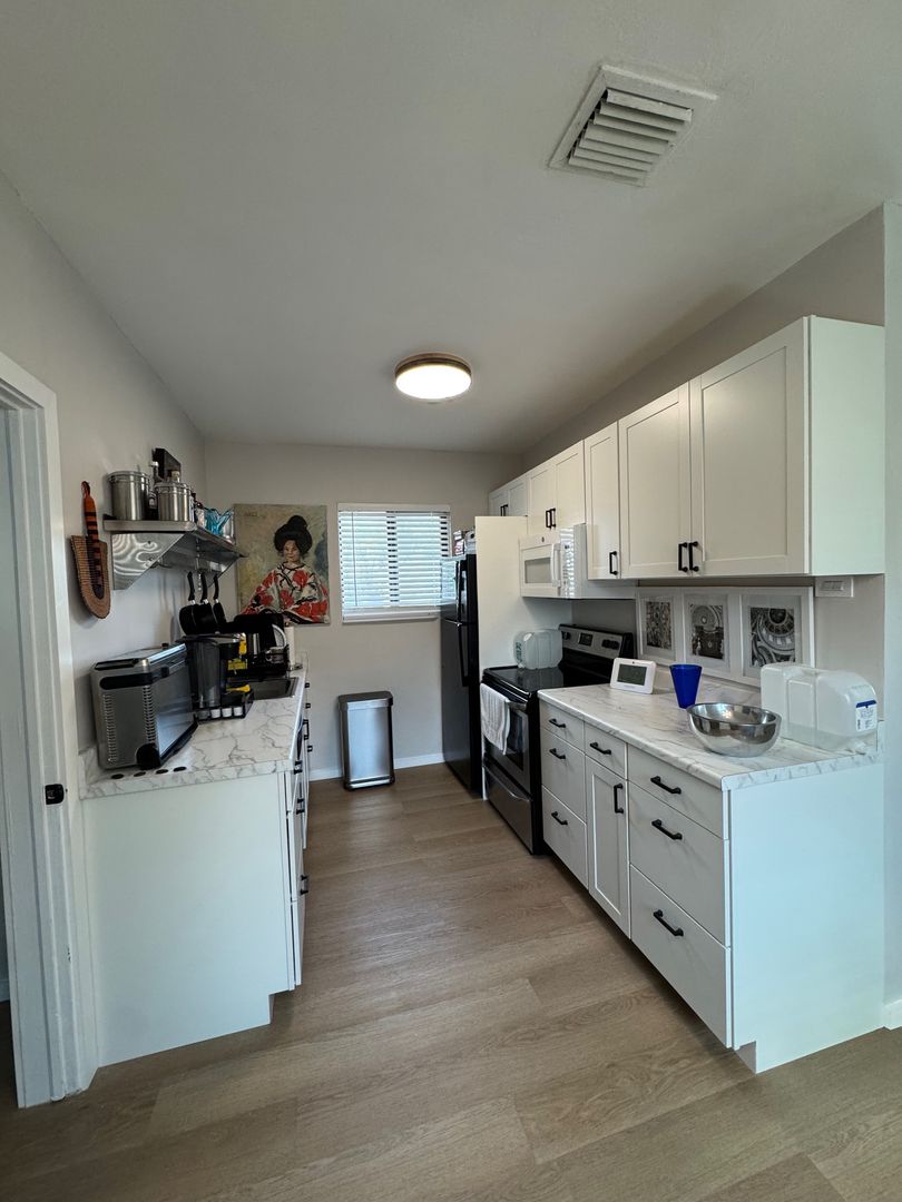 Miami Shores Apartment: 1280 NE 105th Street