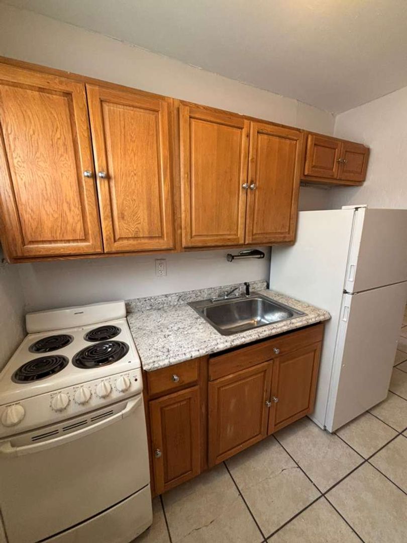 14120 NW 24th Court 5 of 13