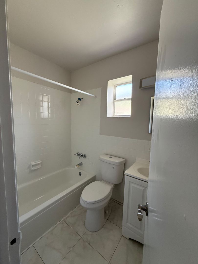 14120 NW 24th Court 3 of 8