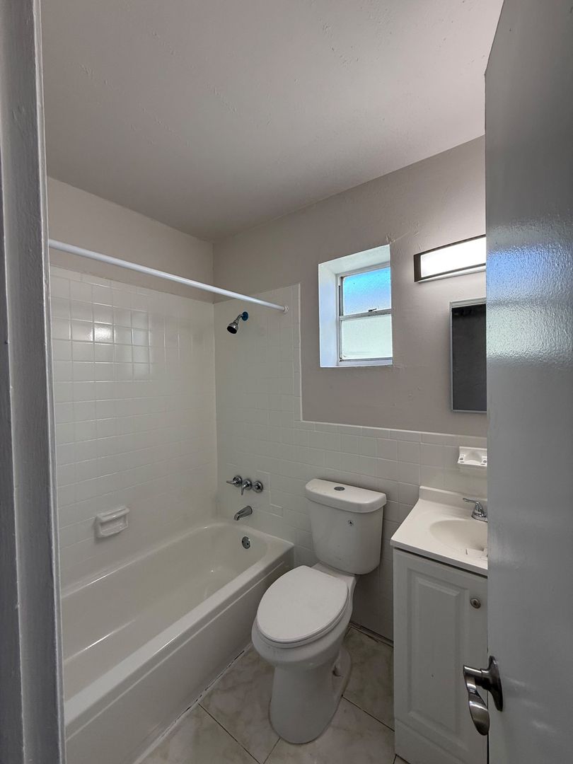 14120 NW 24th Court 4 of 8