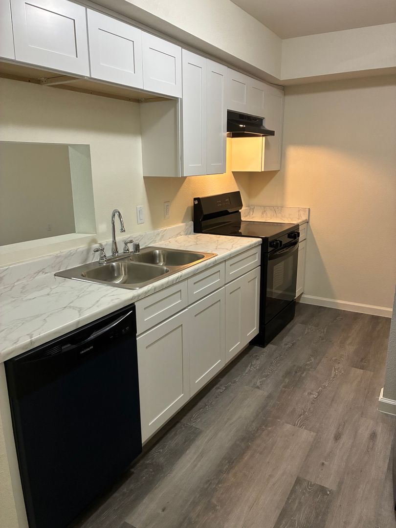 Midland Apartment: 1212 E. Wadley Ave