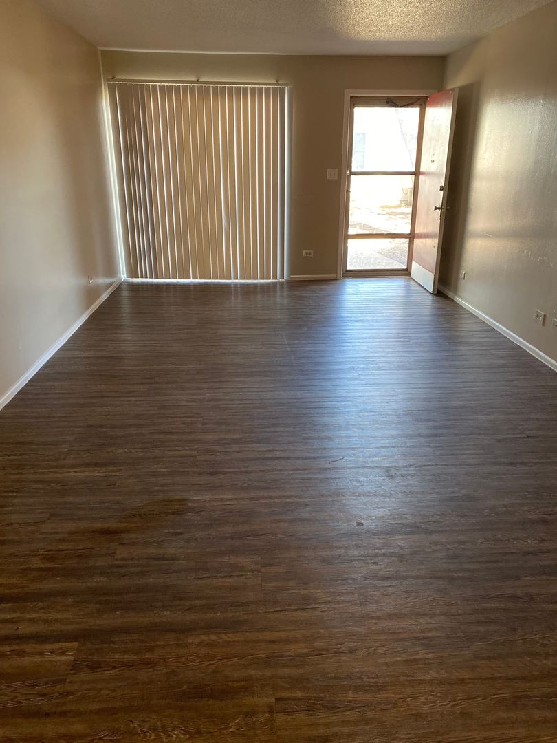 Midland Apartment: 2800 W. Illinois