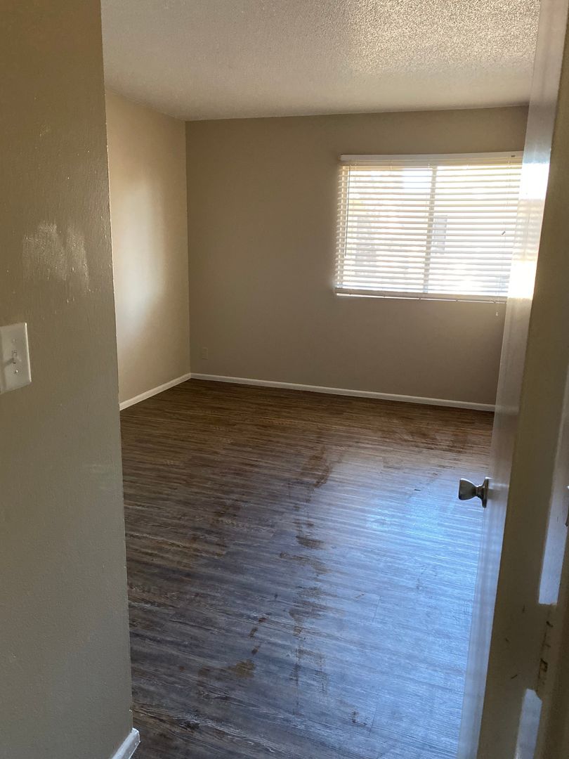 Midland Apartment: 2800 W. Illinois