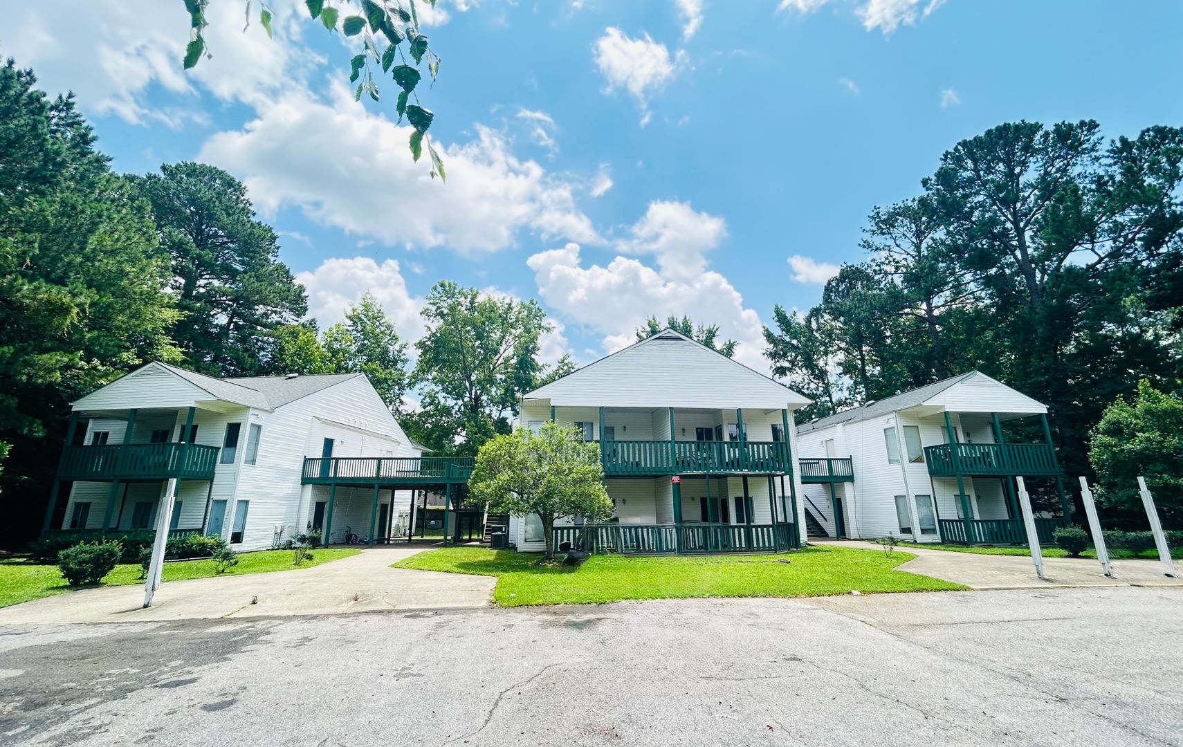 Clayton Apartment: 549 South Moore St