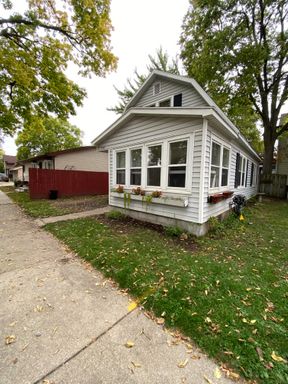 Charming 4 Bedroom Single-Family Home Near UW-La Crosse & Weigent-Hogan Park – photo 1