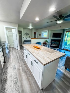 1200 Lakeview Dr – Tomah, WI | $1,600/Month | Fully Furnished | All Utilities Included – photo 1